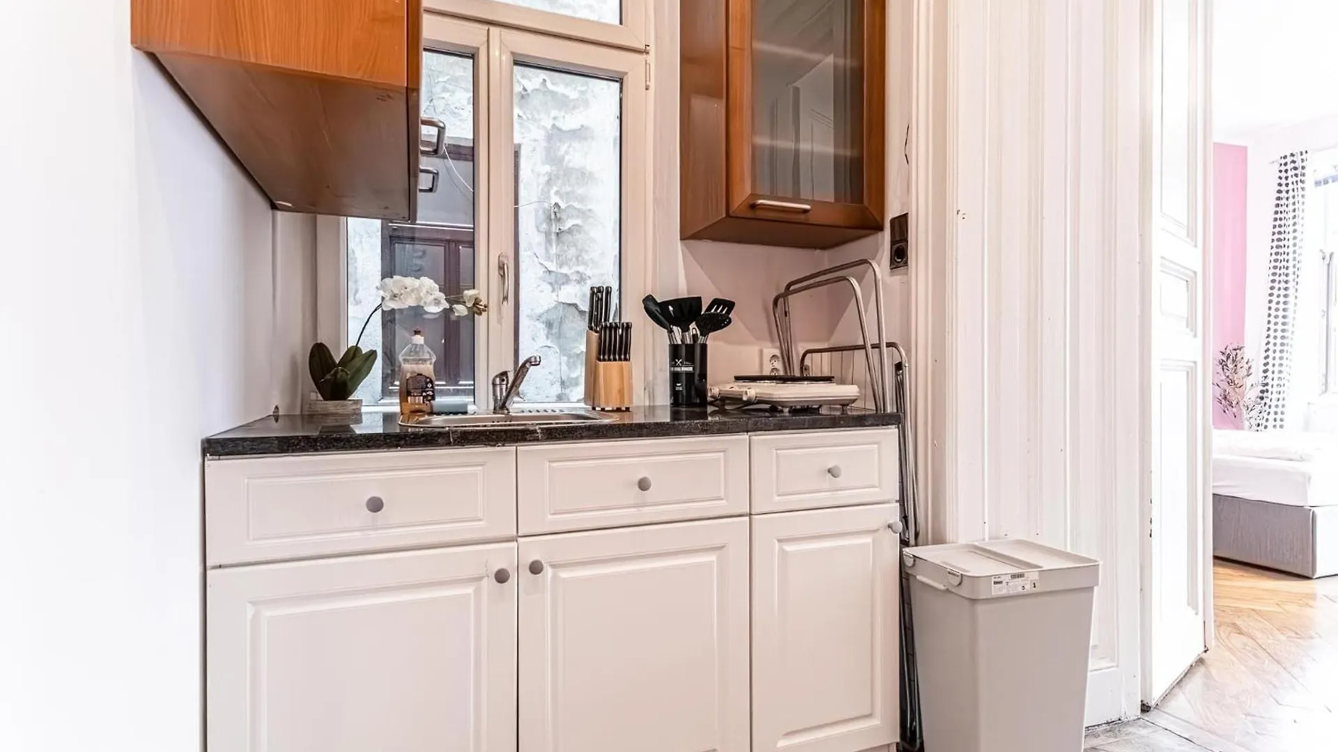Lovely 1Br Apt. Near Akh Hospital Wiedeń